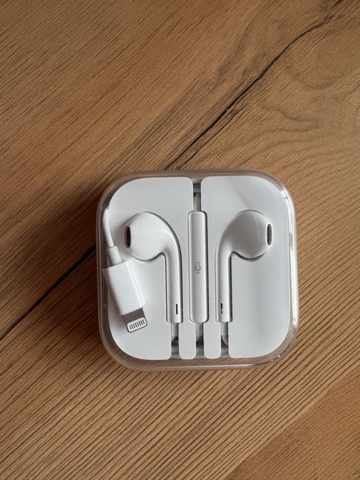 Iphone слушалки с lightning connector