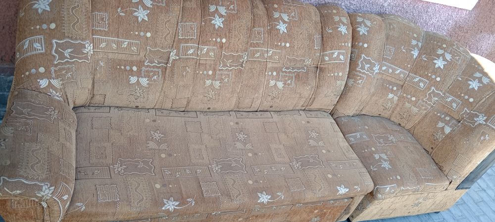 Шкаф для одежды. диван