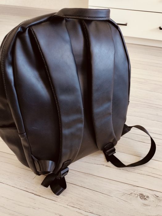 Продам рюкзак эко-кожа