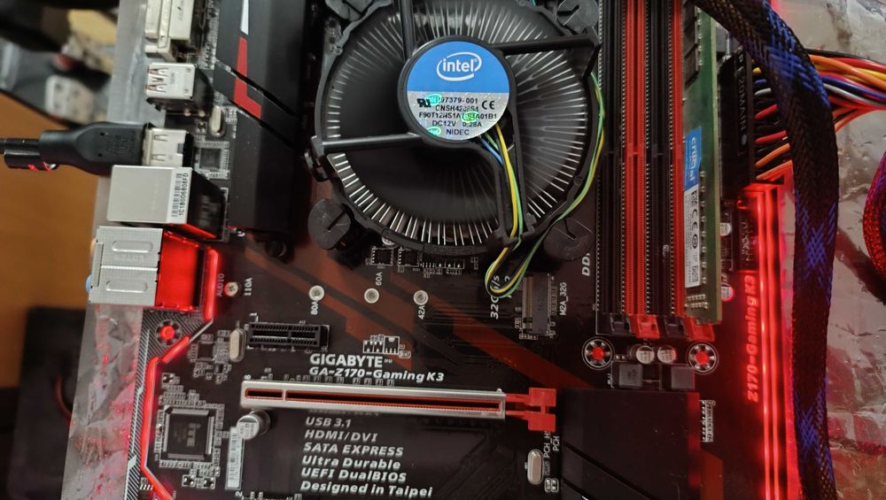 комплект за компютър: Gigabyte GA-Z170X-Gaming 3 + i5-6600k + 8GB DDR4