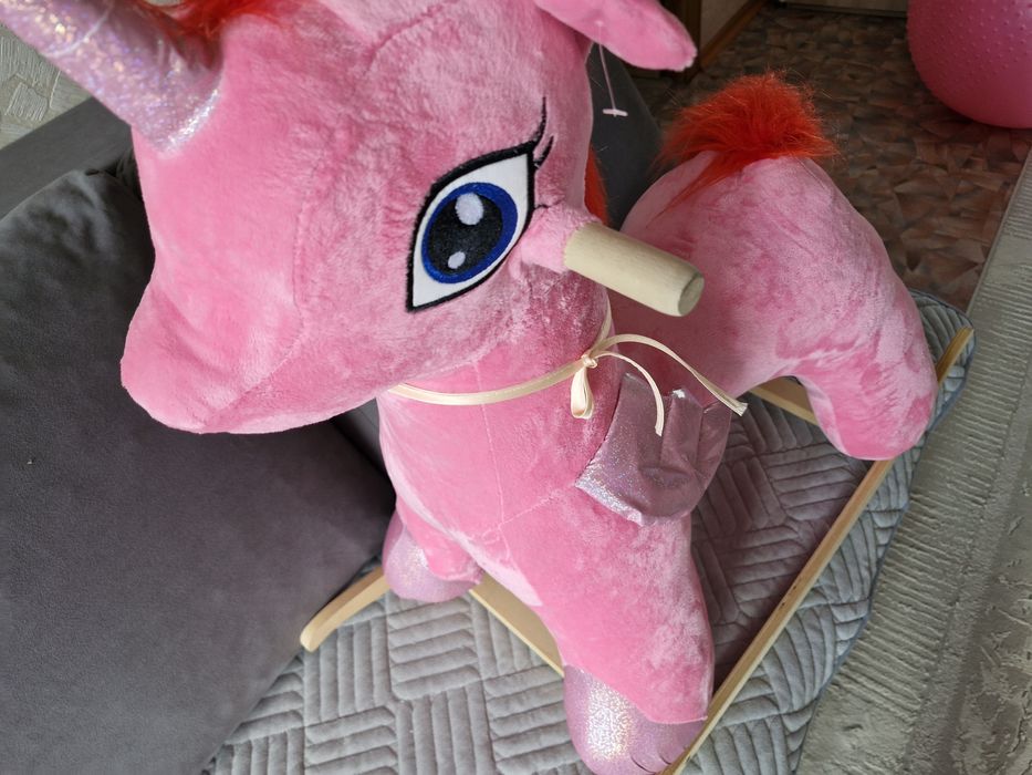 Продам лошадь-качалку