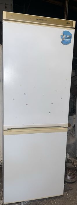 Продам холодильник