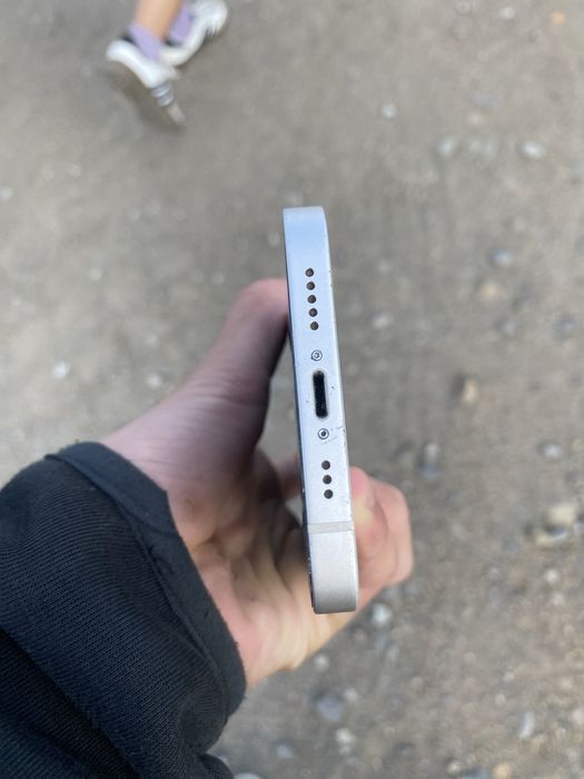 Продам или оьменяю айфон 12 64