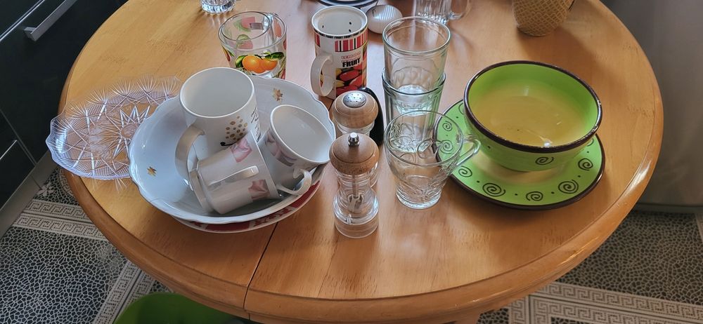 Посуда, разнокалиберная.