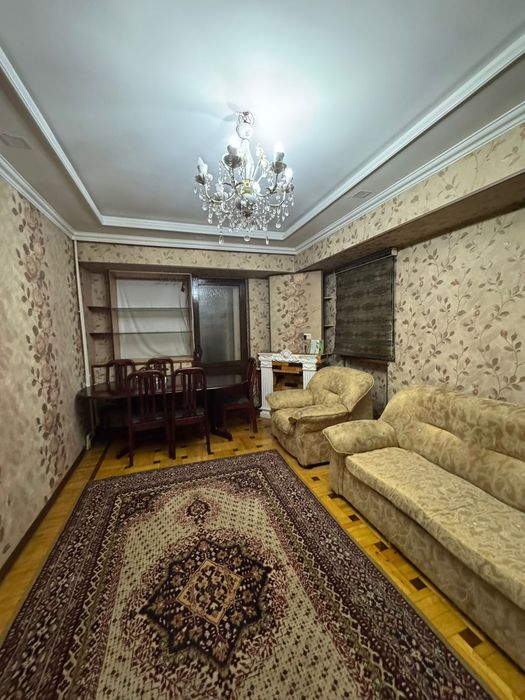 Срочно продам в связи с переездом 3-х комнатную+сталовая квартиру