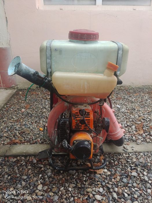 Опрыскиватель бензиновый.