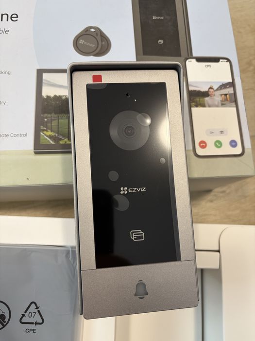 Videointerfon EZVIZ CP5 WiFi Full HD 1080p Ecran Touch 7 inch RFID Control Aplicatie