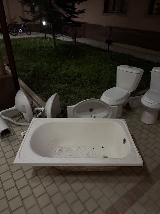 Unitaz Tualet rakvina vanna