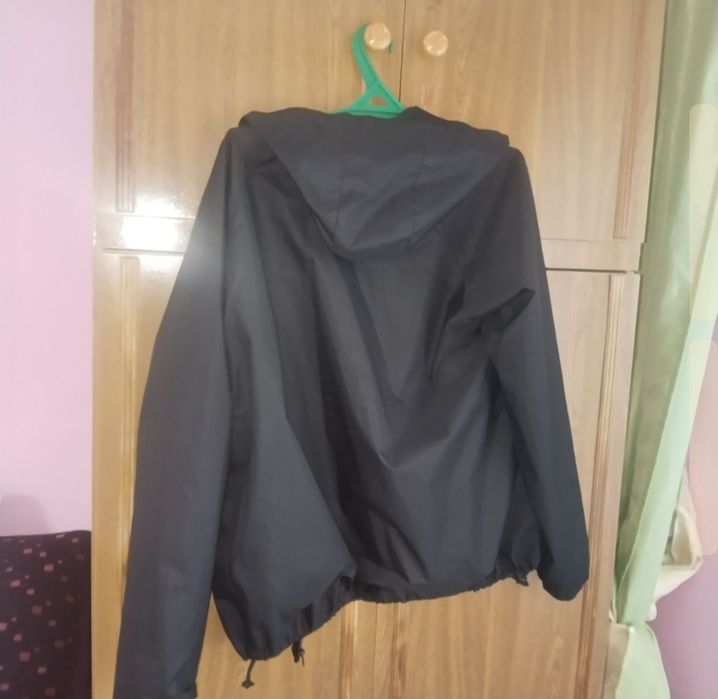 Продам мужские ветровка
