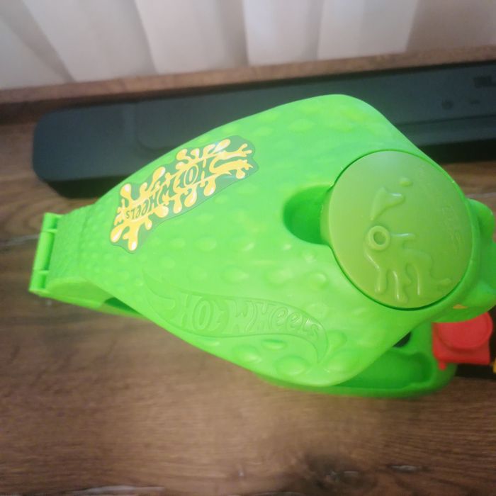 Писта Hot Wheels Токсичен змийски удар