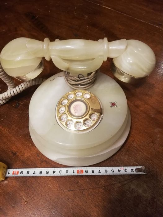 Telefon vintage si Ceas din piatra verde jad