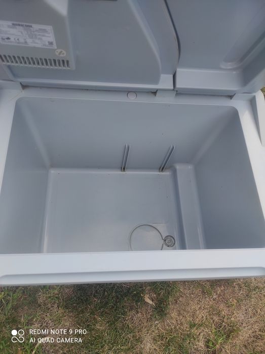 Хладилна чанта Mobicool с външни забележки