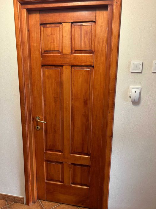 Usi de interior din lemn de tei si sticla ornament