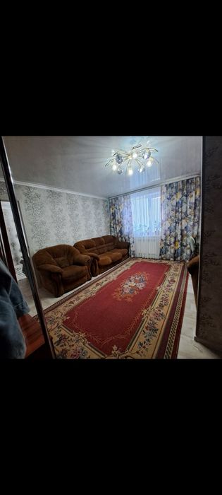 Продается 3-комнатная квартира, 4 микр