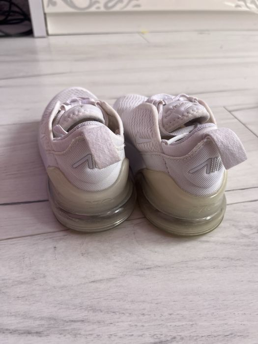 Детски маратонки Nike air270