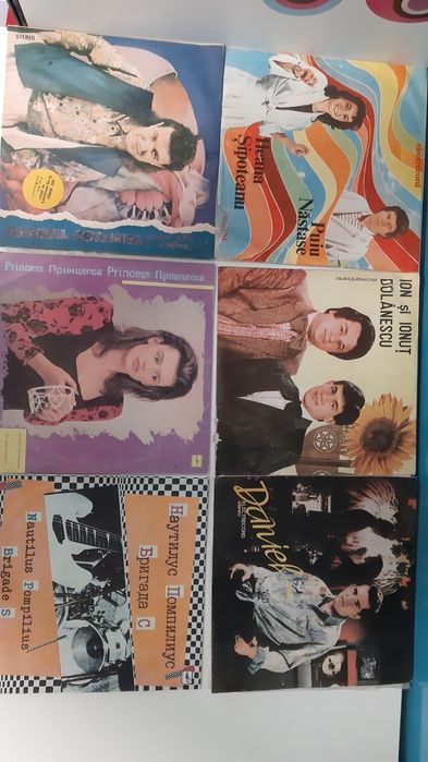 Viniluri de vânzare