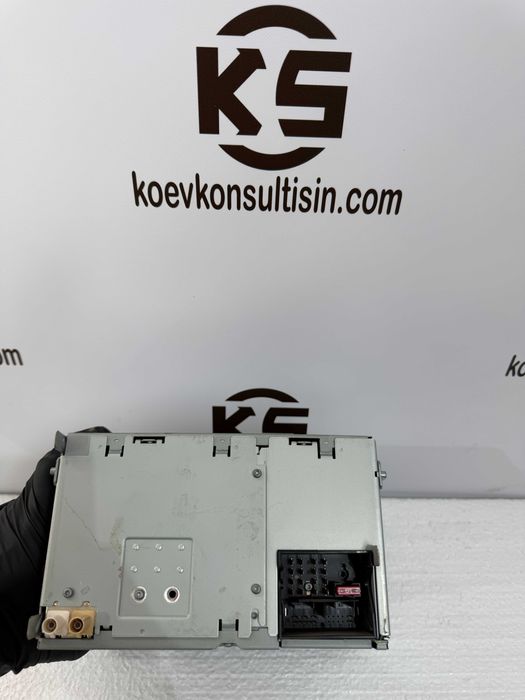 Мултимедия радио оригинално VOLKSWAGEN 1K0 035 186 AD