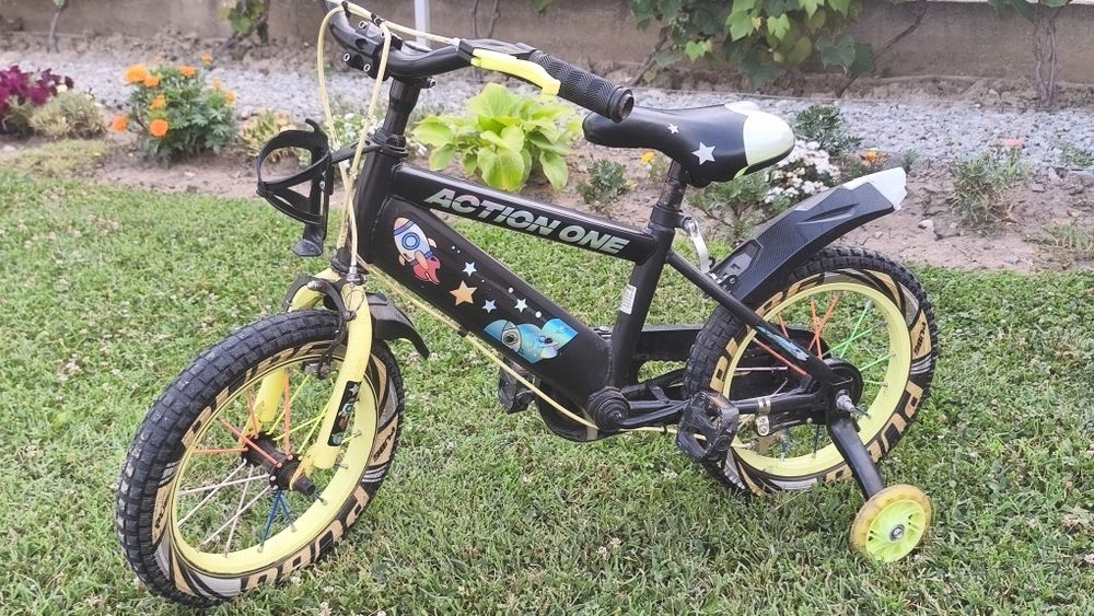 Vând bicicleta copii 4-6 ani