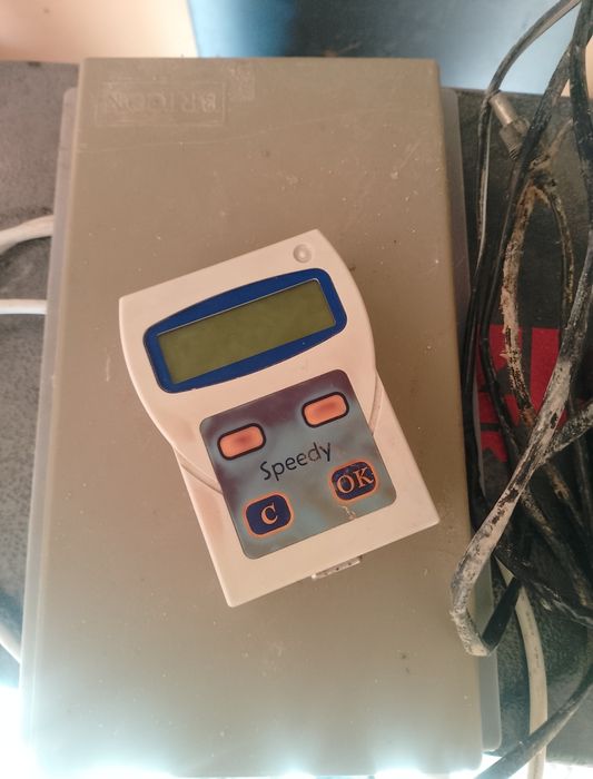 Ceas bricon,trapa și incarcator