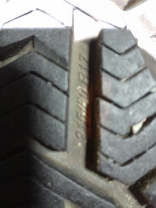 Vind set de 4 cauciucuri 215