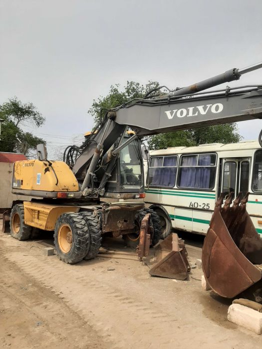 Экскаватор volvo EW 160.