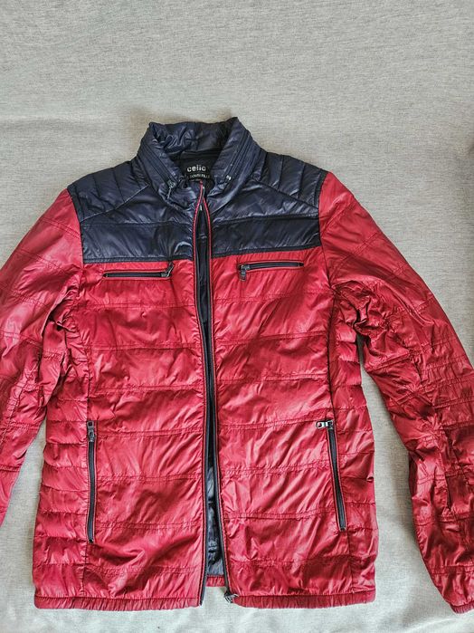 Куртка ветровка красная