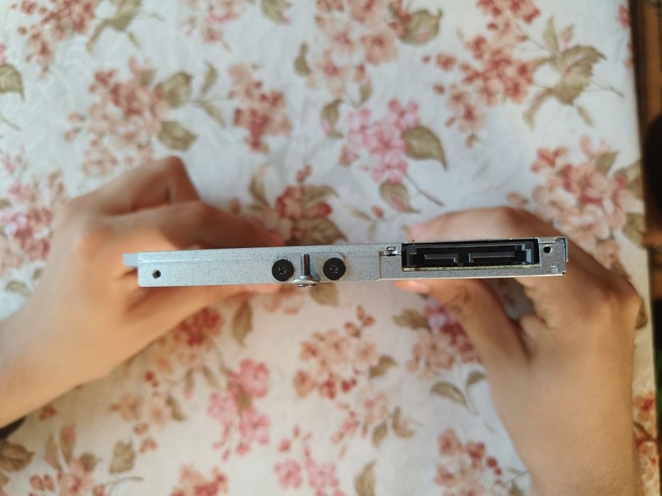 Unitate Optică DVD Writer Externă / Internă Slim - Model GUE1N (HLDS)