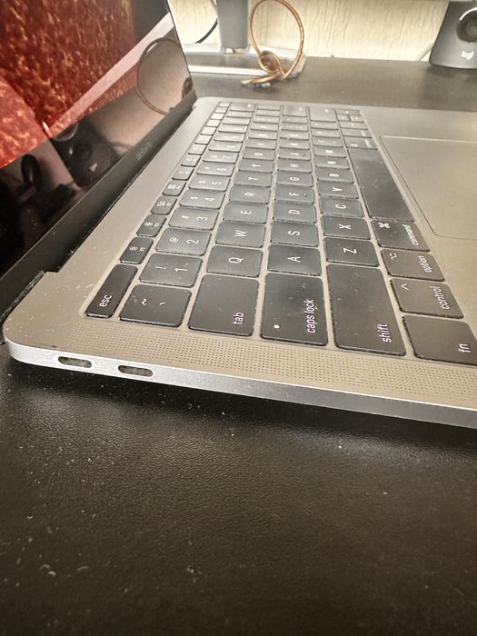 Apple MacBook Pro 13-inch 2.3GHz Core i5, 128 SSD - Space Gray - 2017