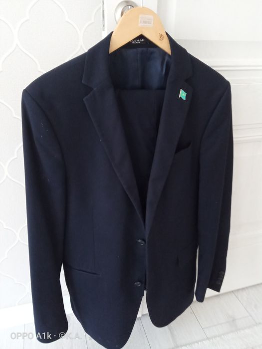 Пиджак и брюки для школы.