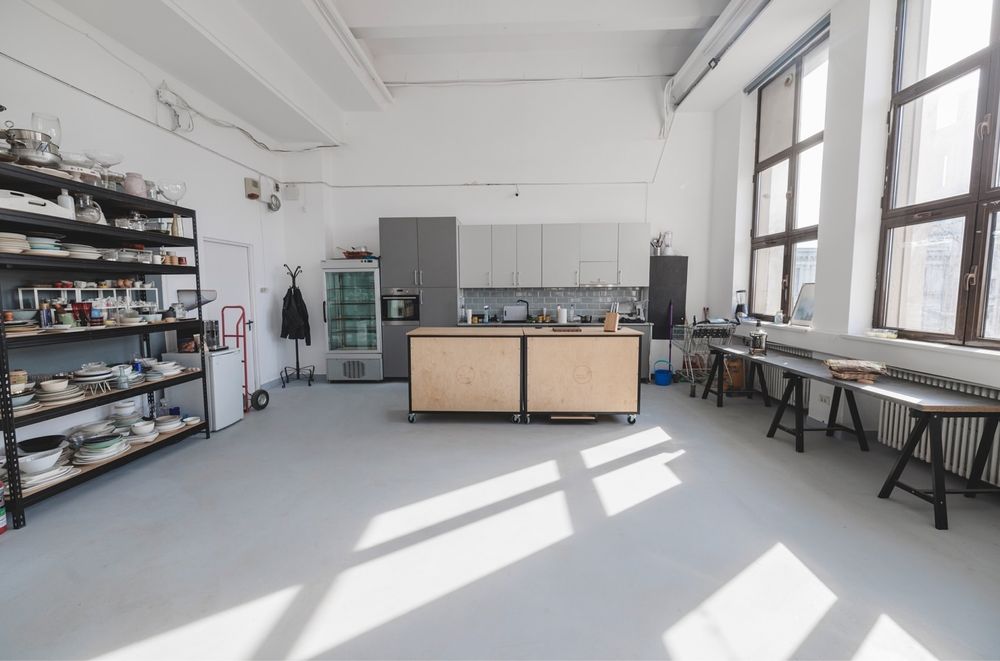 Studio foto de închiriat București | 200 mp | Foto Video + Bucătărie  | www.studiofotodeinchiriat.ro