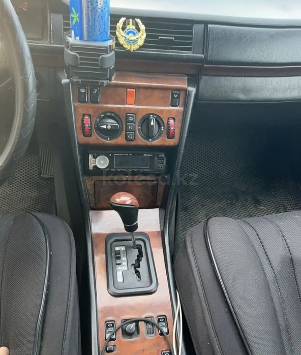 Мерседес 124 е280