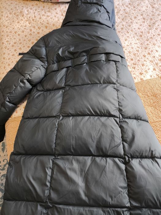 Продаю женский зимний пуховик