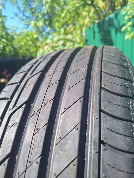 Vand 2 cauciucuri Bridgestone nerulate,215/50 r18 ,unul cu dot 2020,celalalt cu dot 2019.