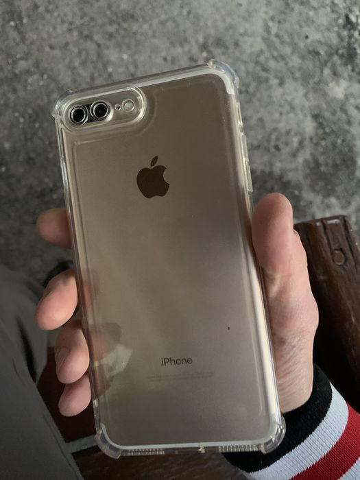 Продам iphone 7+