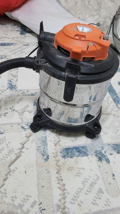 Продам строительный пылесос