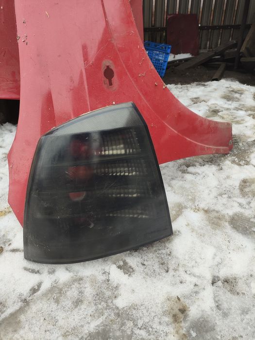 Vând piese Opel Astra g