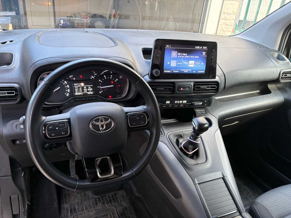 Toyota Proace City 1.5 Family L2 7 местна, 1.5 дизел 100кс