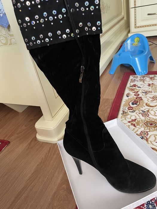 Продаю осенние сапоги