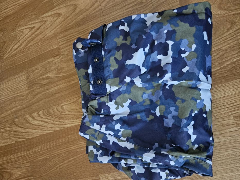 Haine militare albastre