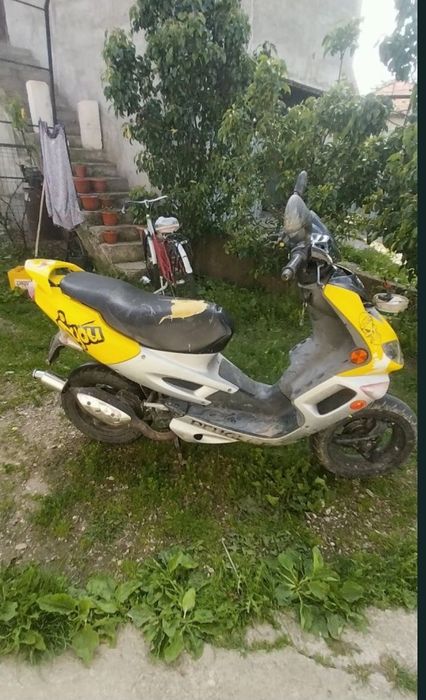 Vând cross și scuter