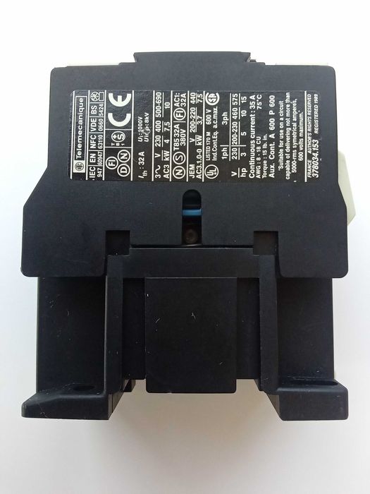 Контактор Telemecanique LC1D18 01 – 110V 5 броя + 1 брой  LC1D18 10 – работещи