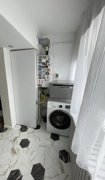 Vând apartament cu 2 camere decomandat