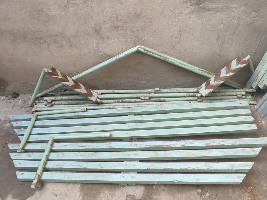 Беседка зеленого цвета