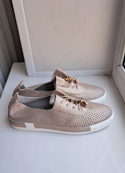 Кеды летние перфорированные
