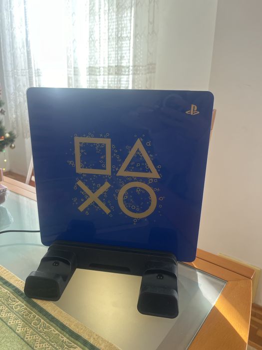 Playstation 4/PS4  Blue Limited Edition