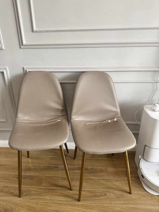 Стулья из кожзама