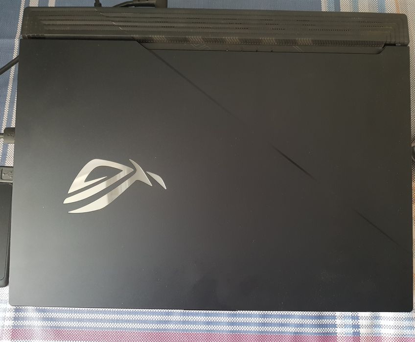 Продам игравой ноутбук 240гц экран