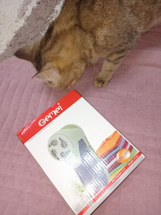 Машинка для удаления катышек