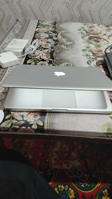 Apple MacBook Pro.