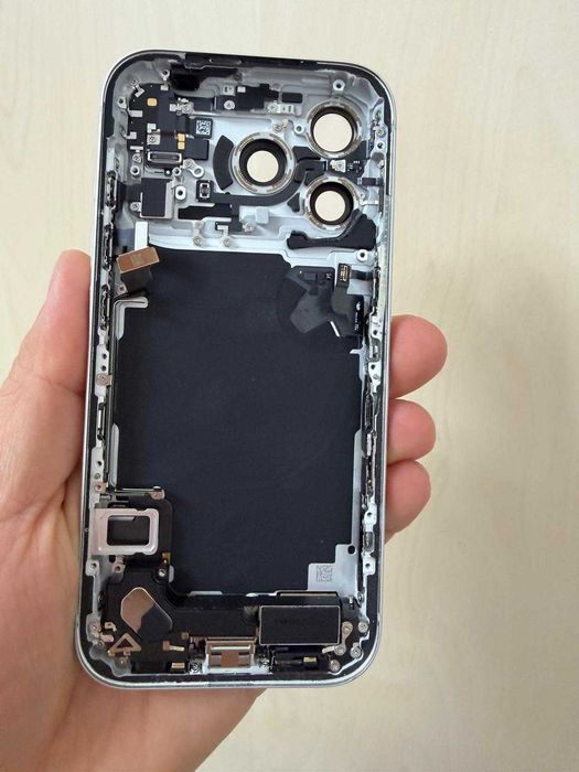 Carcasa iPhone 17 Pro Silver, originala, swap, impecabila